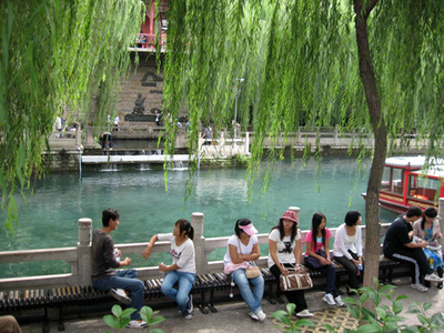 濟(jì)南:乘著古船賞名泉