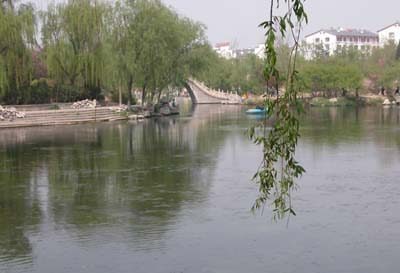 圖:走進(jìn)濟(jì)南:“泉城”四月 春色撩人